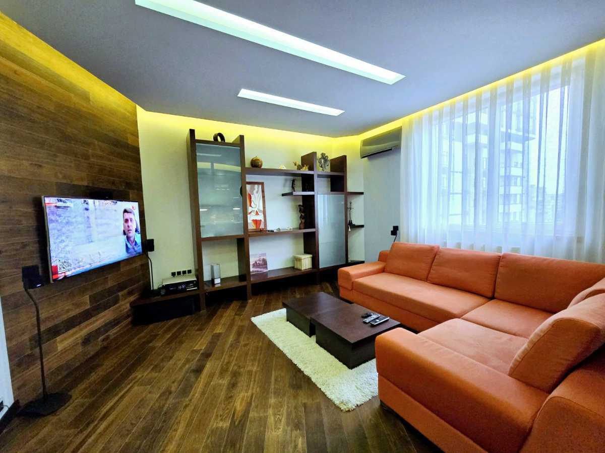 Здам довгостроково 2-к квартиру Дніпро, Соборний, Павла Ниринберга, 10. 