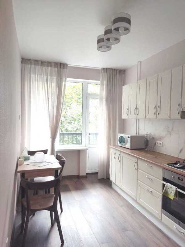 Здам довгостроково 3-к квартиру Київ, Печерський, вул. Анрі Барбюса, 26. 