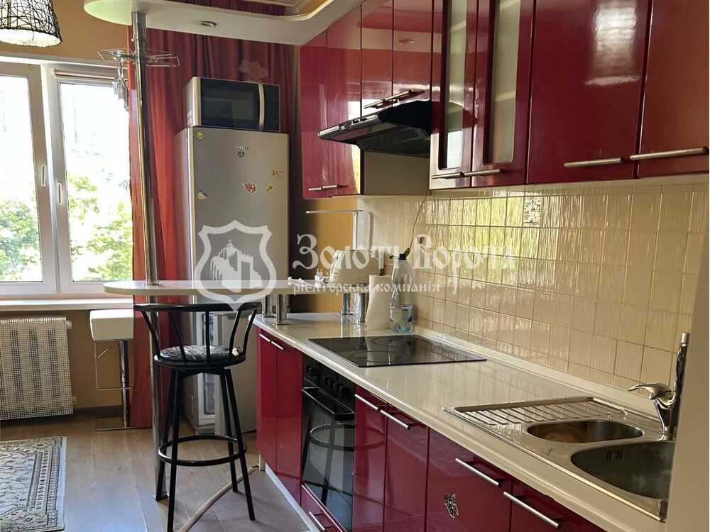 Продам 1-к квартиру Київ, Шевченківський, вул. Бакинська, 37г. 