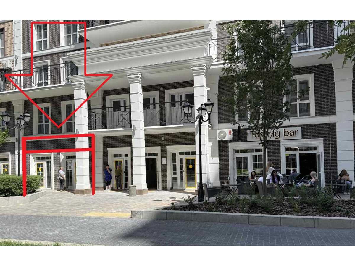 Продам  торгову площу Київ, Голосіївський, вул. Михайла Максимовича, 26. 