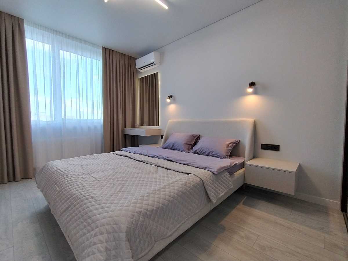 Продам 1-к квартиру Київ, Подільський, вул. Всеволода Змієнка, 34/21. 