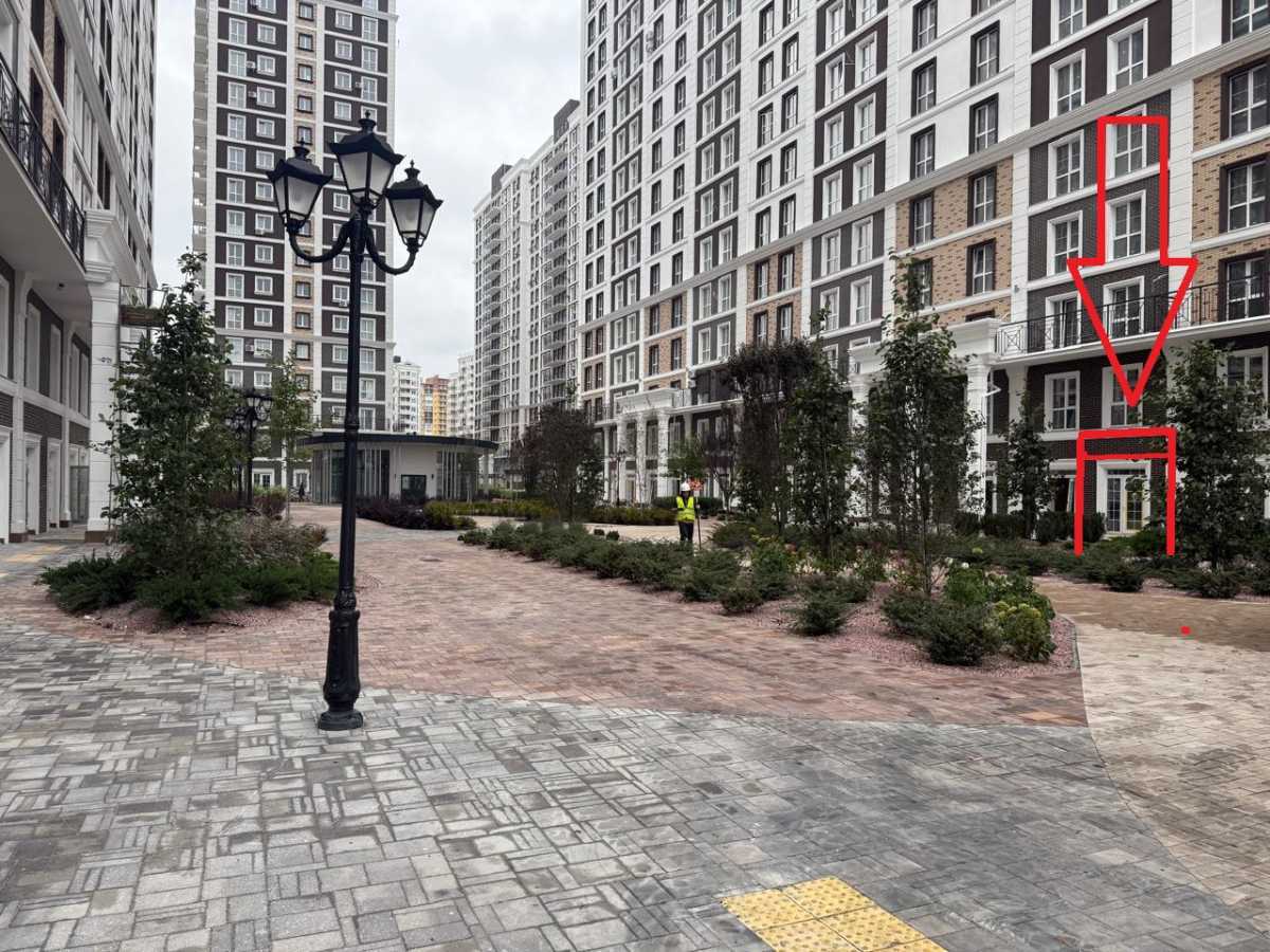 Продам  торгову площу Київ, Голосіївський, вул. Михайла Максимовича, 26. 