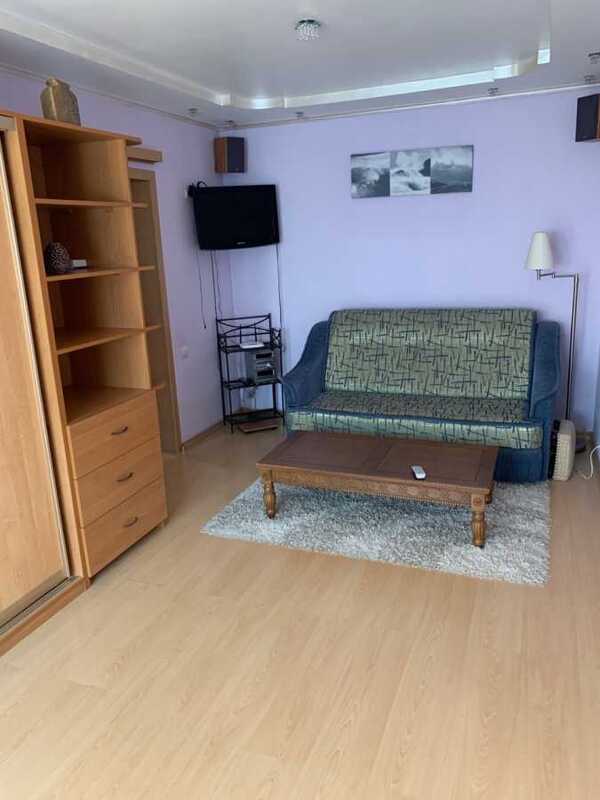 Здам довгостроково 1-к квартиру Київ, Святошинський, вул. Академіка Туполєва, 7а. 