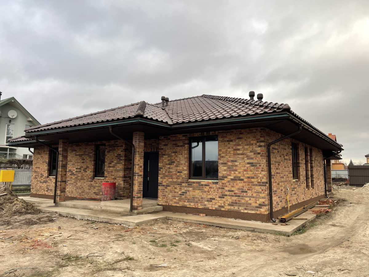 Продам 4-к дім Фастівський, Гатне, Зоряна, 15. 