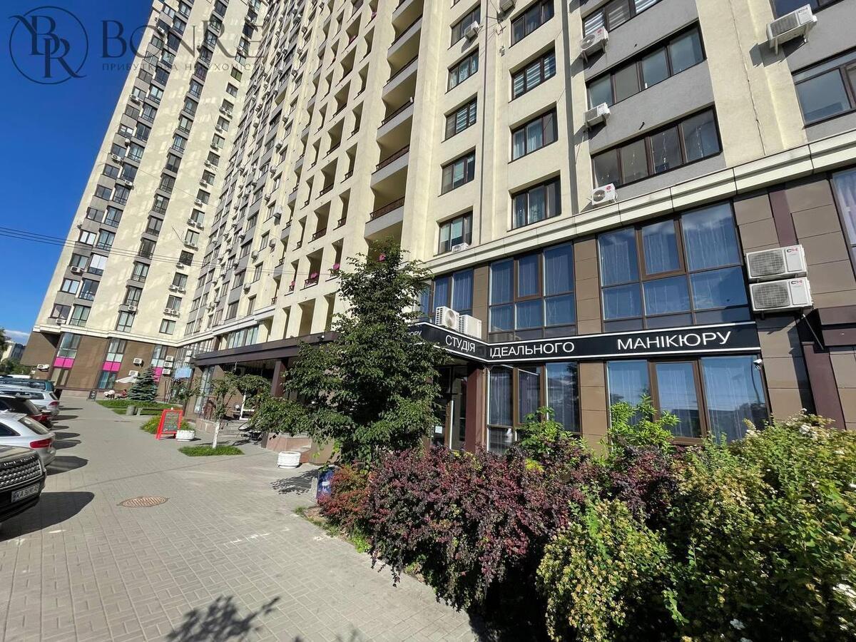 Торгове приміщення в ЖК \