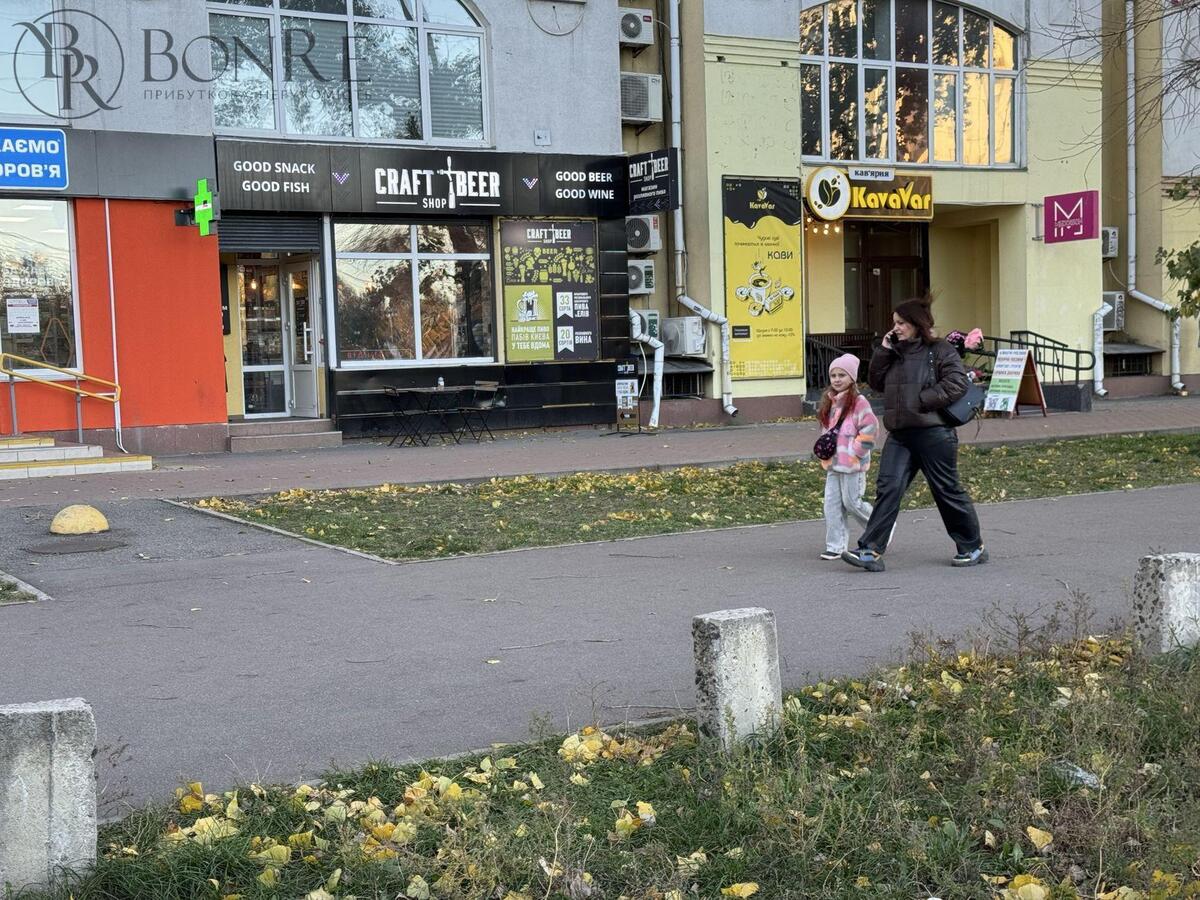 Оренда, Торгове, Фасад, Гната Хоткевича, 31м2.