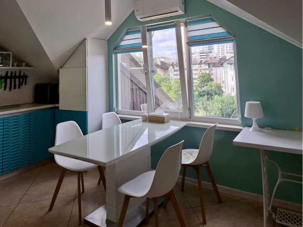 Продам 3-к квартиру Бучанський, Вишневе, Ватутіна, 15. 