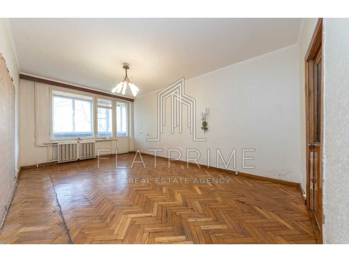 Продам 3-к квартиру Київ, Шевченківський, вул. Обсерваторна, 12А. 