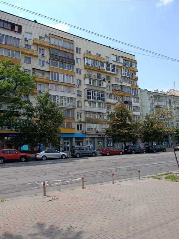 Продам 3-к квартиру Київ, Голосіївський, вул. Велика Васильківська, 112. 