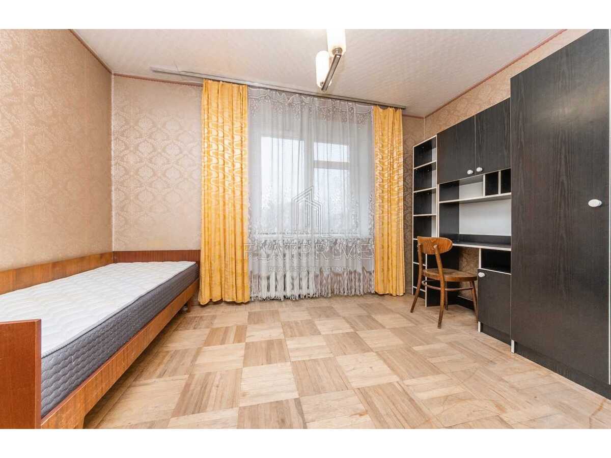 Продам 3-к квартиру Київ, Шевченківський, вул. Уссурійська, 6. 