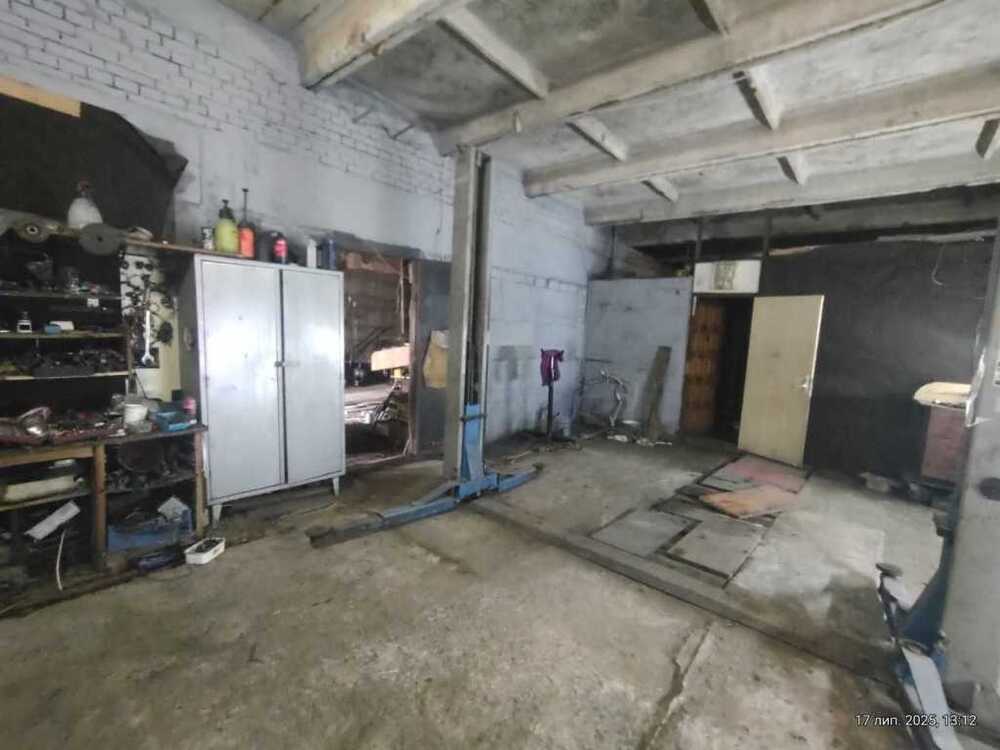 Продам  окремий гараж Київ, Деснянський, вул. Пухівська, 2. 