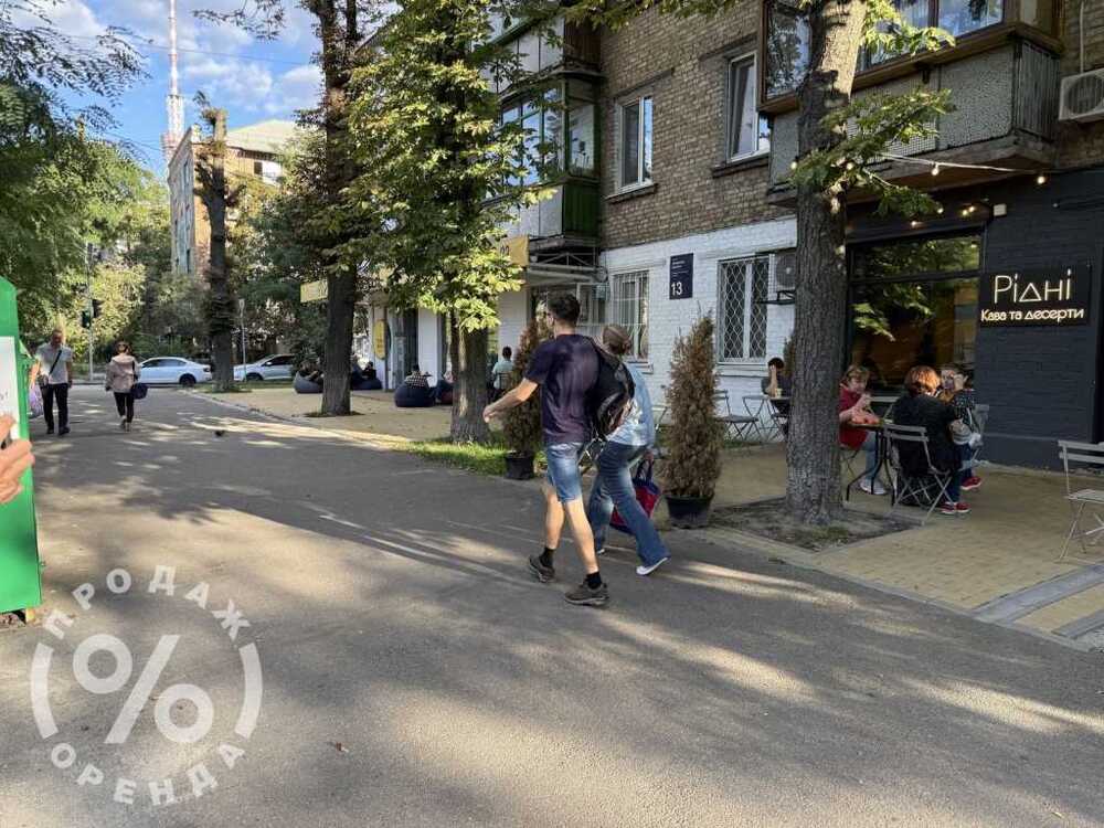 Продам  торгову площу Київ, Шевченківський, вул. Щусєва, 13. 