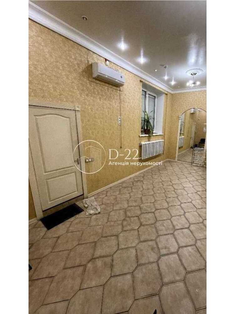 Продам  офісне приміщення Київ, Печерський, бульв. Дружби Народів, 13. 