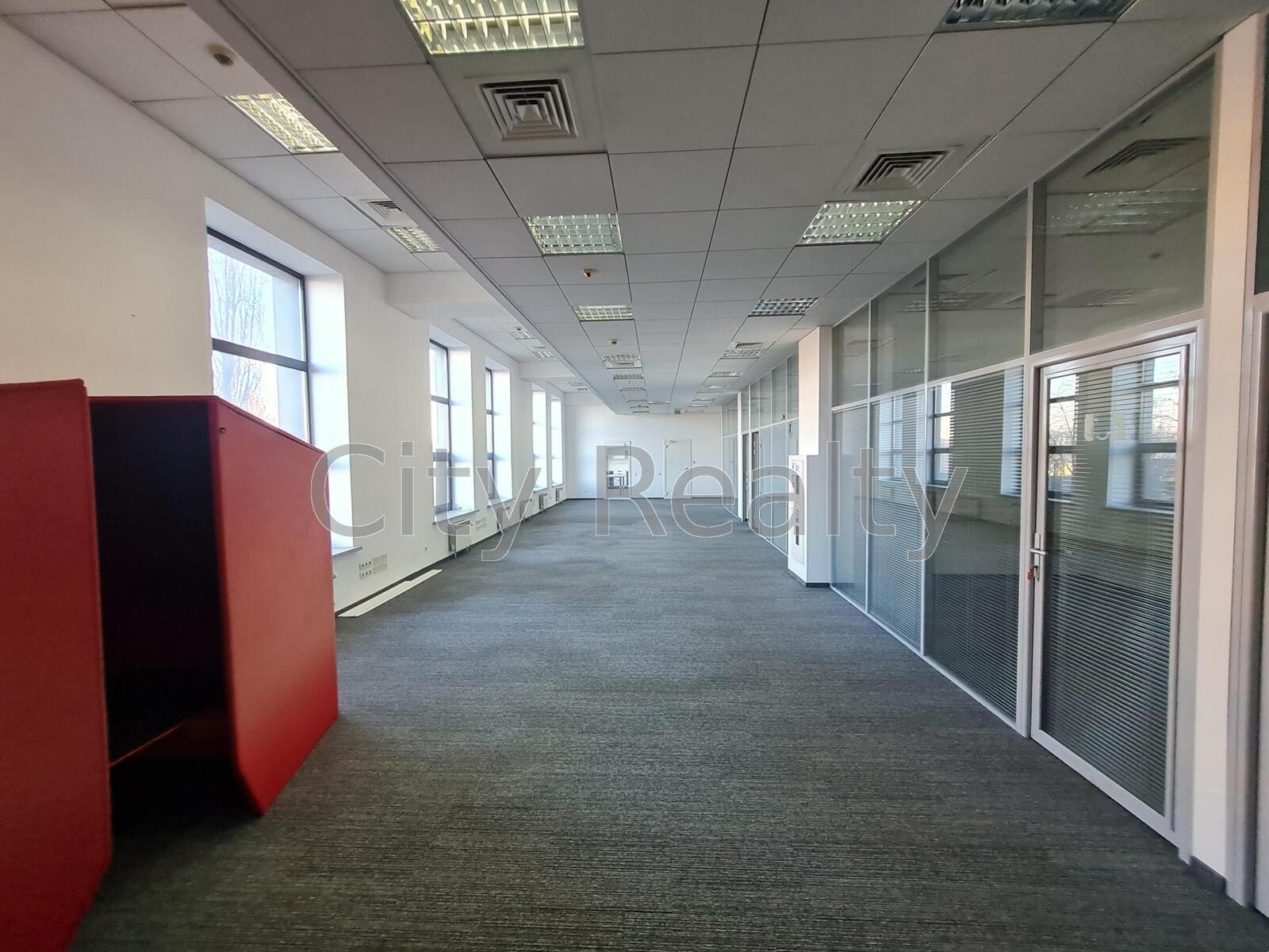 Офіс 640 м.кв. Вул. Новокостянтинівська 18 Оболонський район Без%