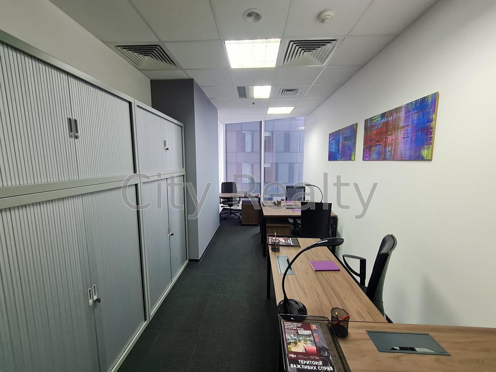 Офіс 45 м.кв. Спортивна площа 1А Печерський район Меблі Генератор Без%