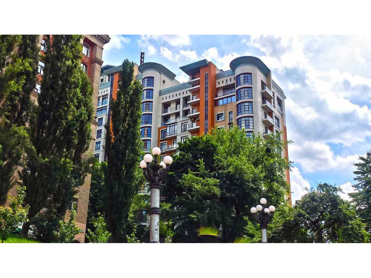 Продам 5-к квартиру Київ, Печерський, вул. Хрещатик, 27б. 