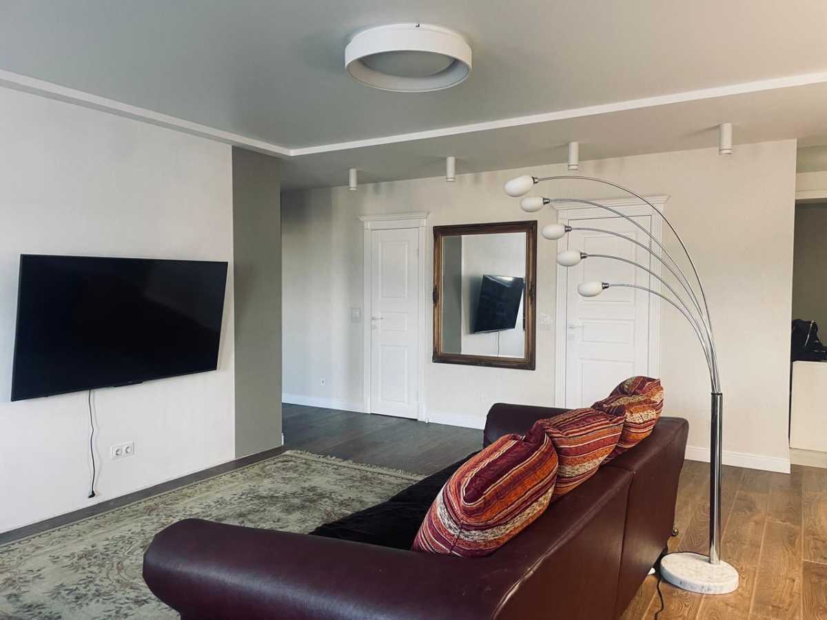 Здам довгостроково 4-к квартиру Київ, Шевченківський, вул. Ризька, 73г. 