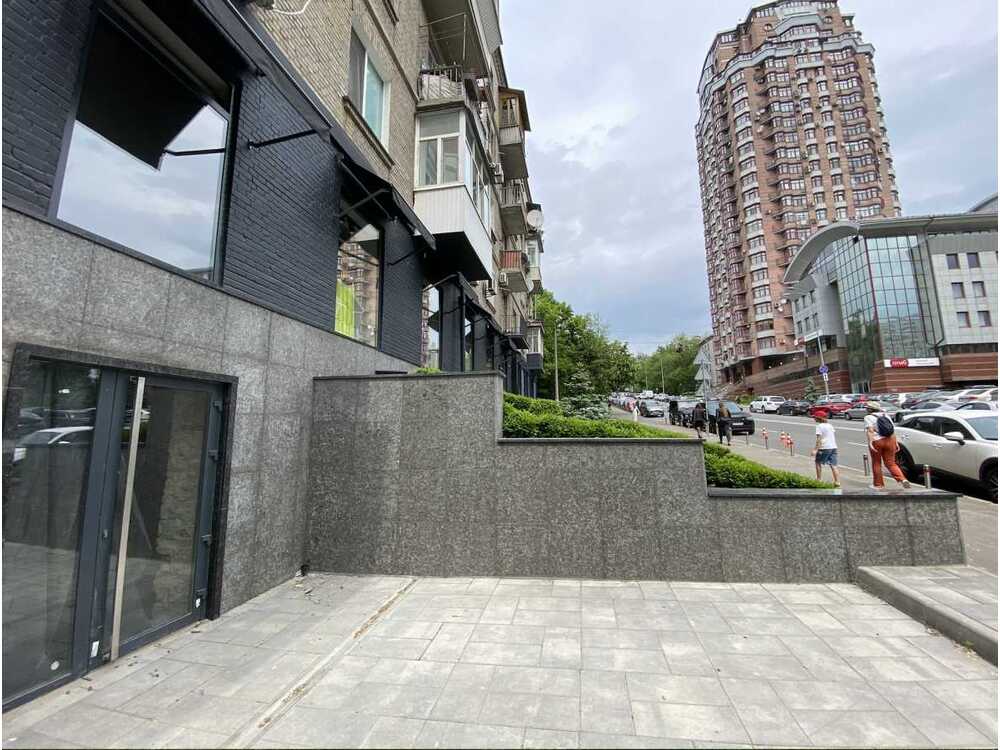 Здам довгостроково  торгову площу Київ, Печерський, узвіз Кловський, 6. 