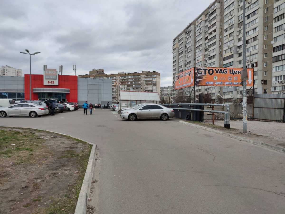 Здам довгостроково  об`єкт сфери послуг Київ, Деснянський, вул. Будищанська. 