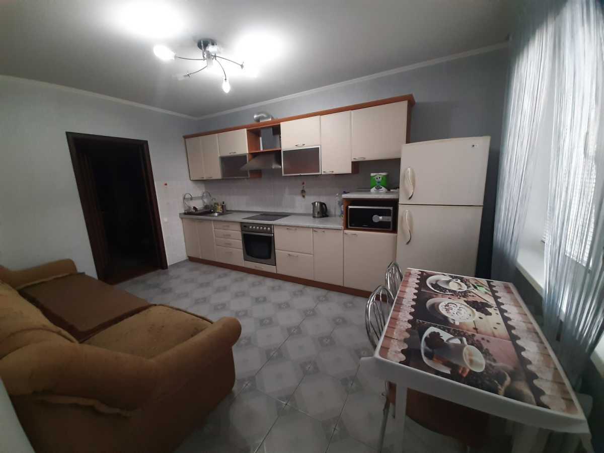 Здам довгостроково 1-к квартиру Київ, Дніпровський, вул. Сосницька, 19. 