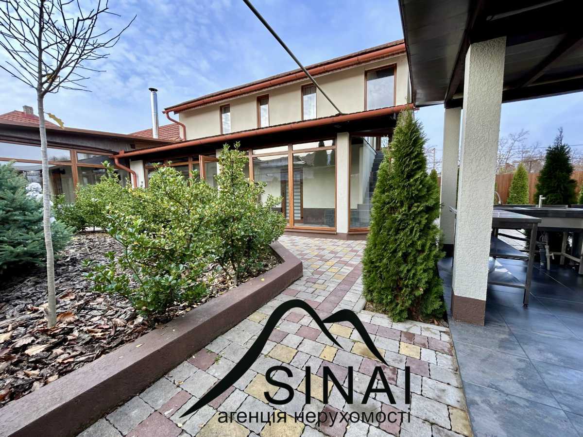 Продам 7-к дім Берегівський, Берегове, Грабовского, 66. 