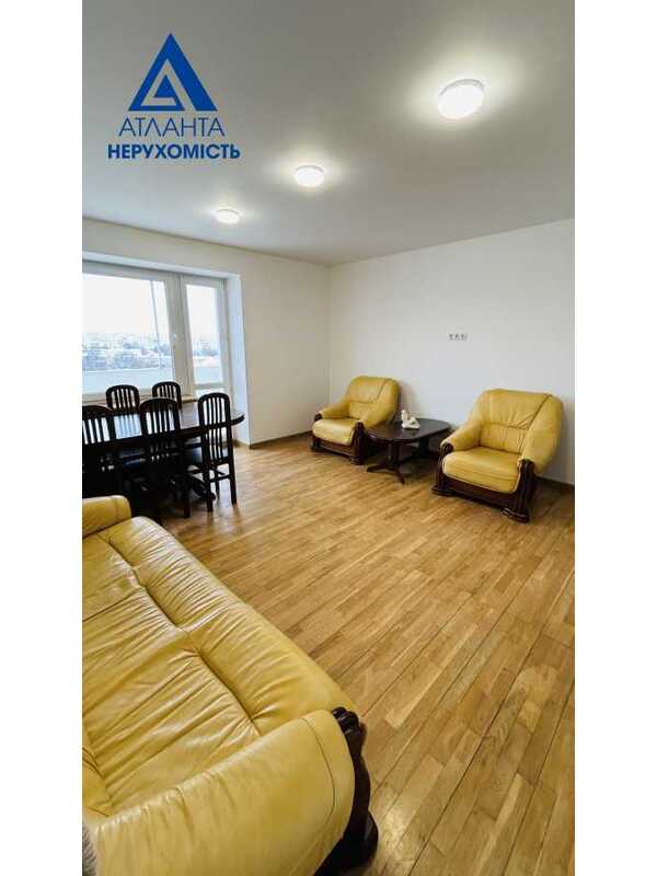 Продам 4-к квартиру Луцьк, Луцьк, Соборності, 33. 