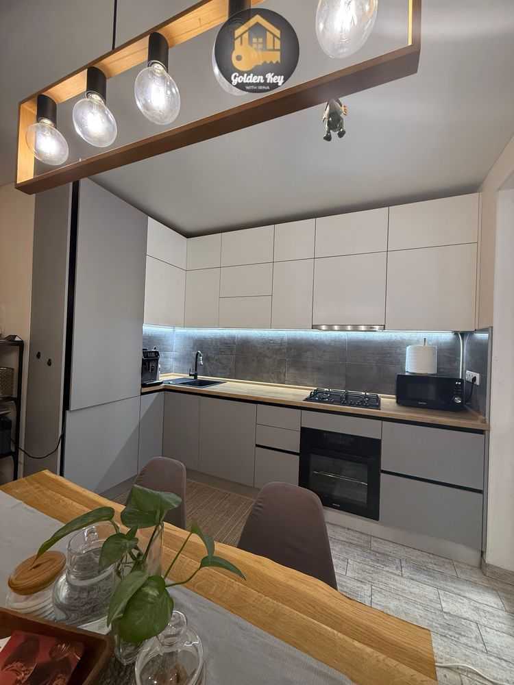 Продам 2-к квартиру Бориспільський, Проліски, Щаслива, 8а. 