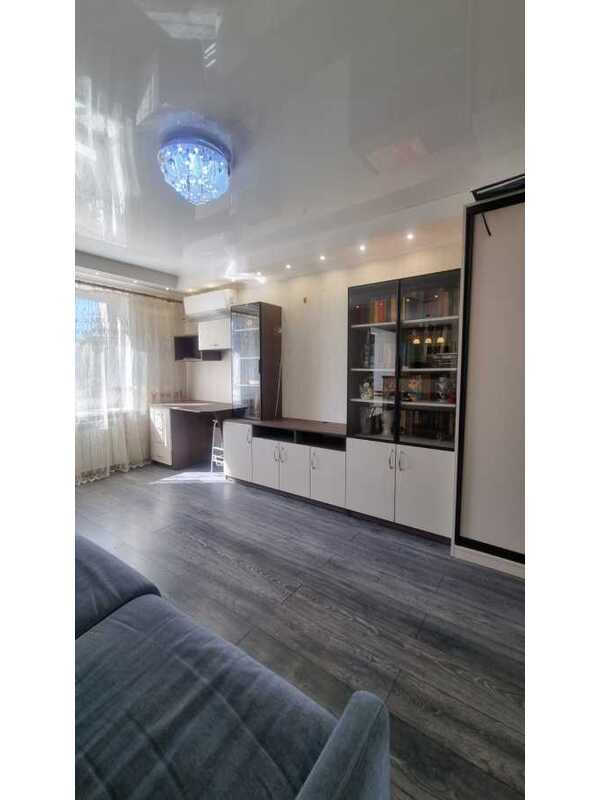 Продам 1-к квартиру Бориспільський, Бориспіль, Головатого , 20. 