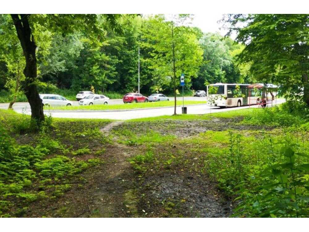 Продам  ділянку під житлову забудову Київ, Голосіївський, пров. Лисогірський. 