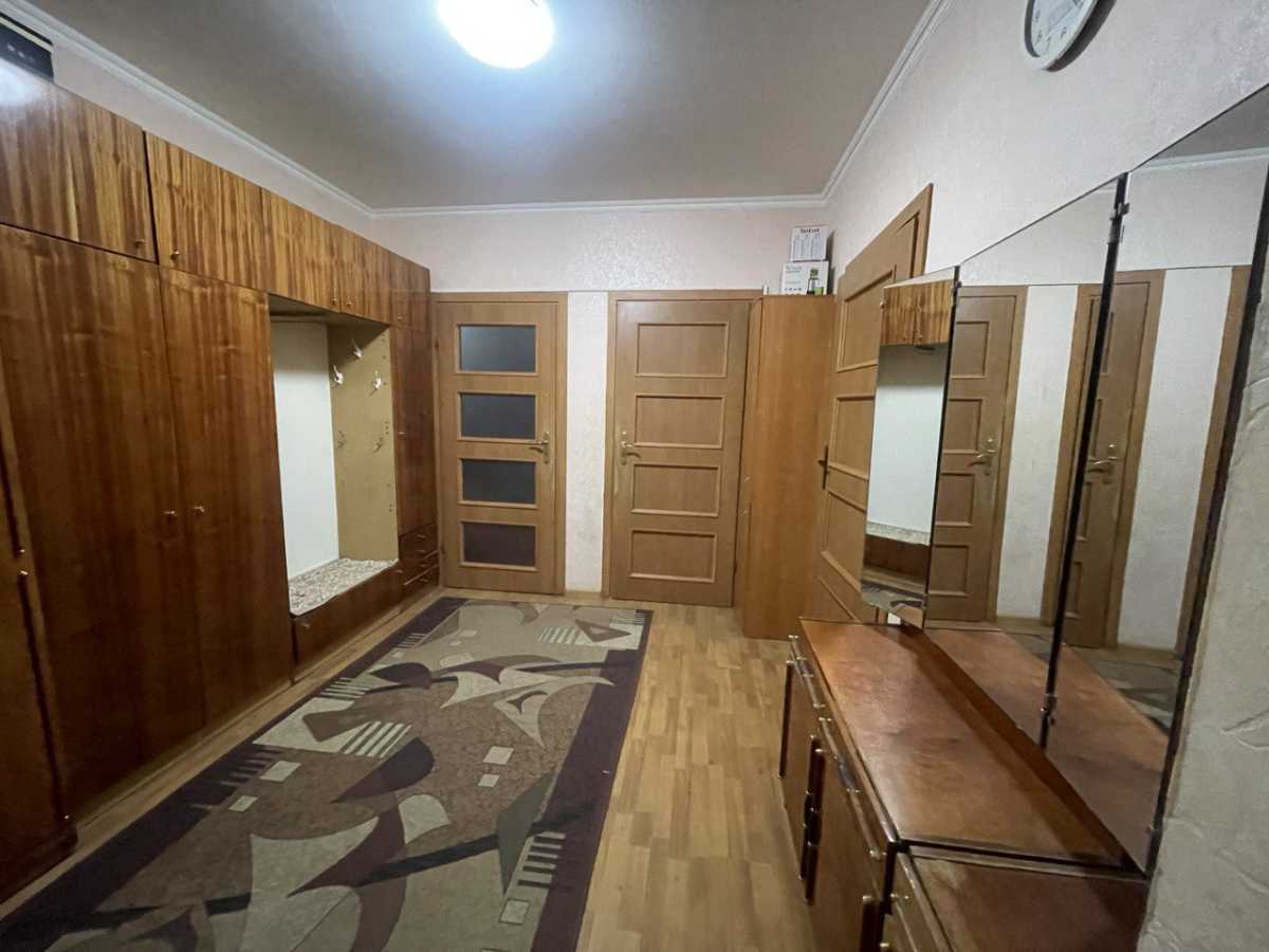 Продам 3-к квартиру Київ, Деснянський, вул. Теодора Драйзера, 6А. 