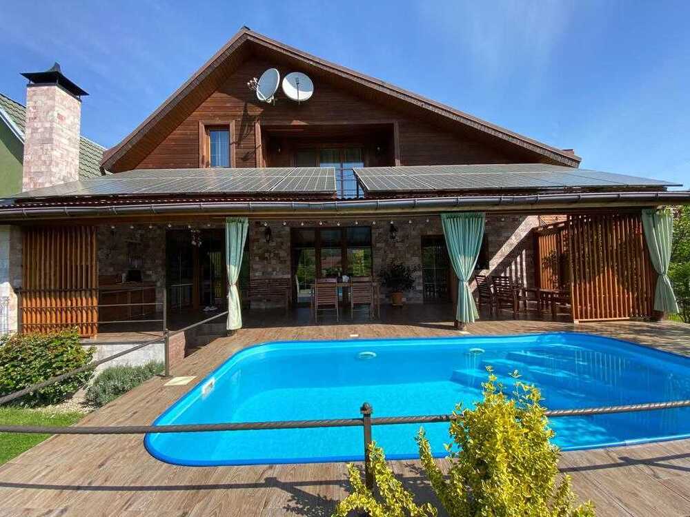 Продам 10-к дім Хустський, Хуст, Центральна. 