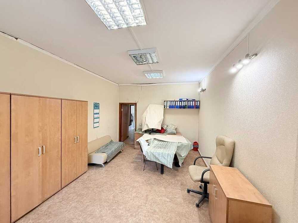 Продам 3-к квартиру Київ, Печерський, вул. Антоновича, 72. 