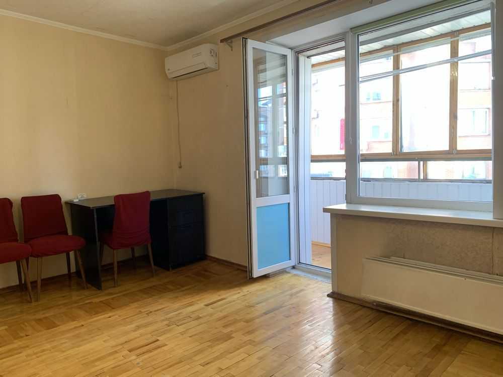 Продам 2-к квартиру Київ, Шевченківський, вул. Золотоустівська, 4. 