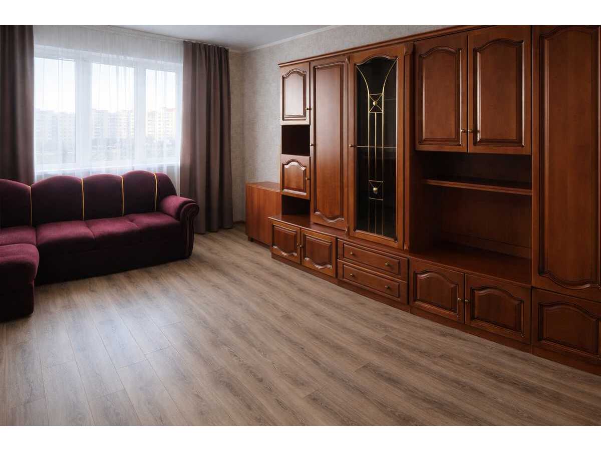 Продам 3-к квартиру Бучанський, Софіївська Борщагівка, Горького, 5б. 