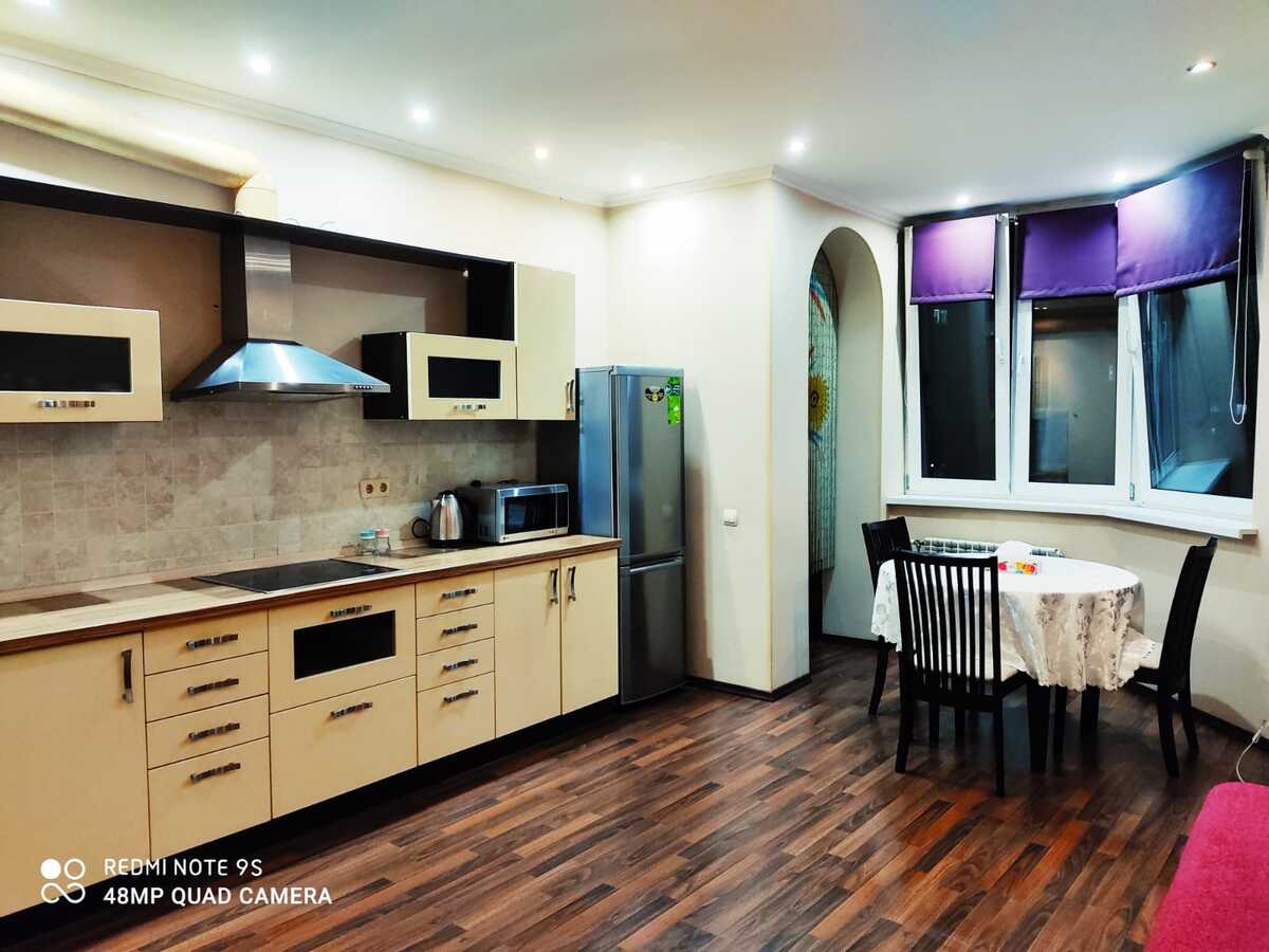 Без комісії довгостроково двокімнатна квартира (євродвушка) Урлівська 21б