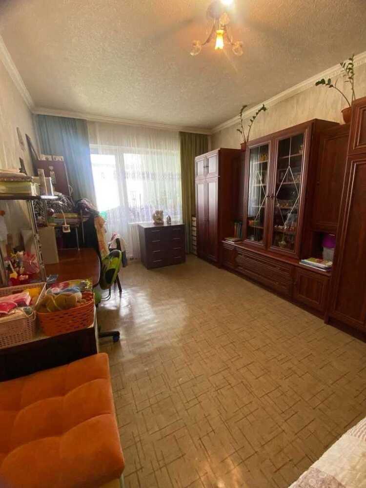 Продам 1-к квартиру Білоцерківський, Біла Церква, Дачна, 44. 