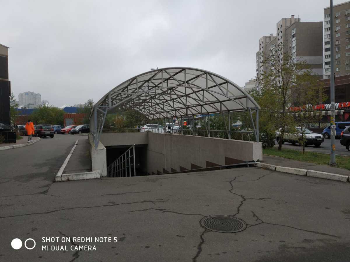 Продам  підземний паркінг Київ, Дарницький, вул. Олександра Мишуги, 8. 