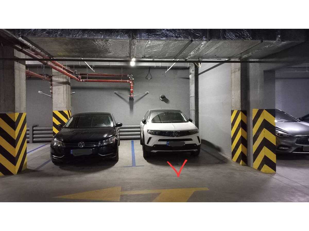 Продам  підземний паркінг Київ, Святошинський, просп. Берестейський, 67. 