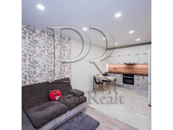 Продам 2-к квартиру Київ, Подільський, вул. Тираспольська, 52. 