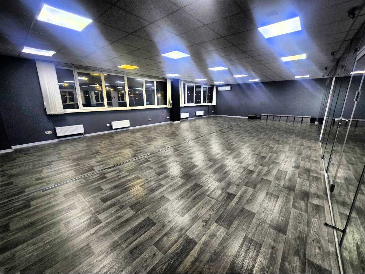 Здам довгостроково  офісне приміщення Київ, Дарницький, вул. Олександра Мишуги, 10. 