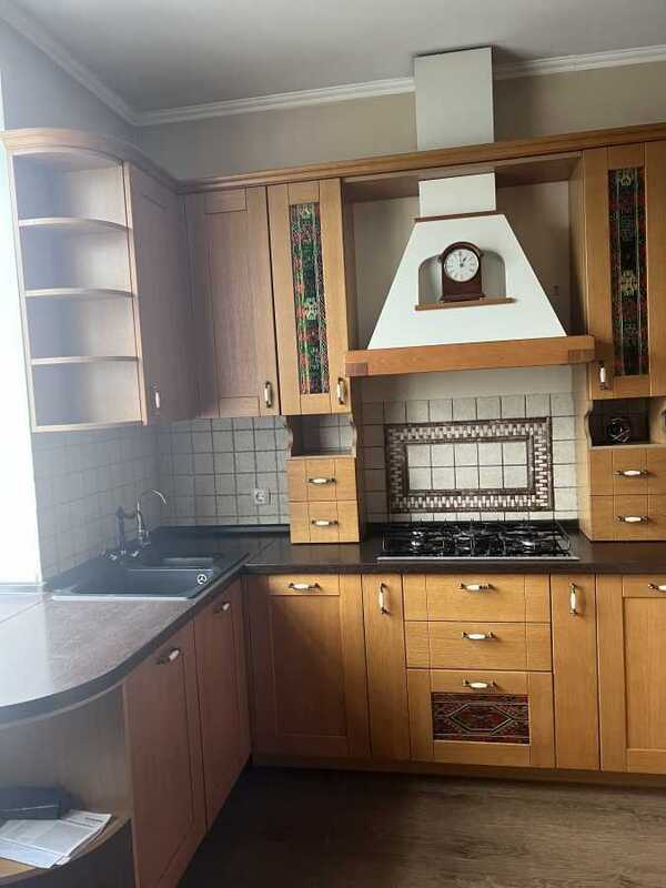 Продам 3-к квартиру Київ, Солом`янський, просп. Валерія Лобановського, 5. 