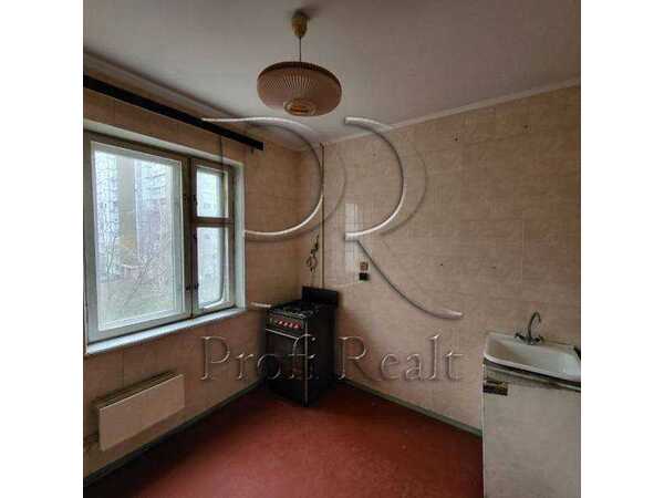 Продам 3-к квартиру Київ, Святошинський, вул. Чорнобильська, 18. 