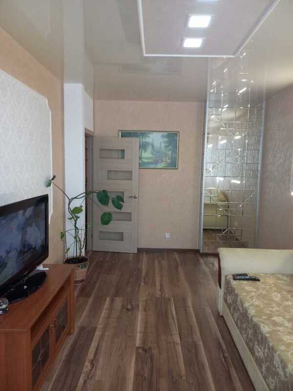 Здам довгостроково 1-к квартиру Київ, Дарницький, вул. Бориса Гмирі, 17. 