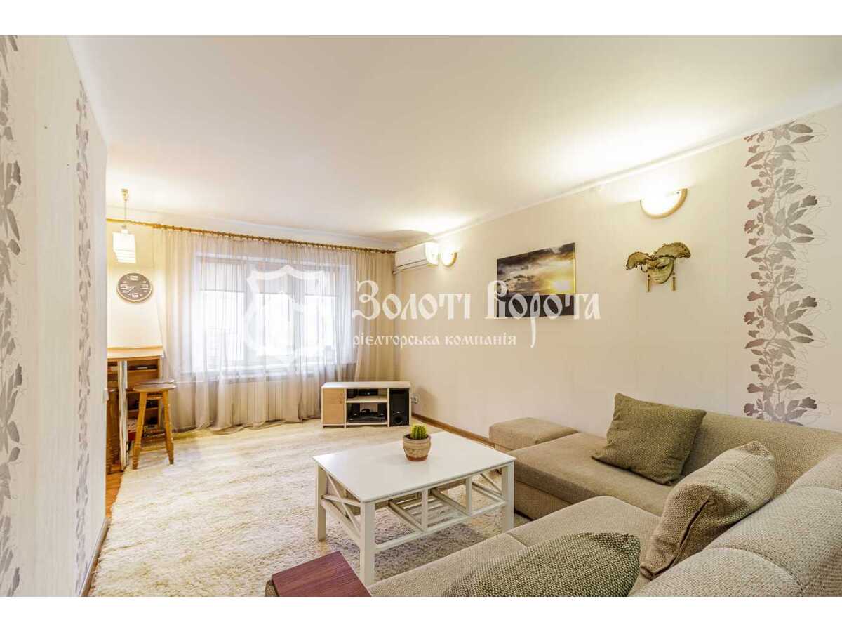 Продам 3-к квартиру Київ, Дніпровський, бульв. Верховної Ради, 22. 