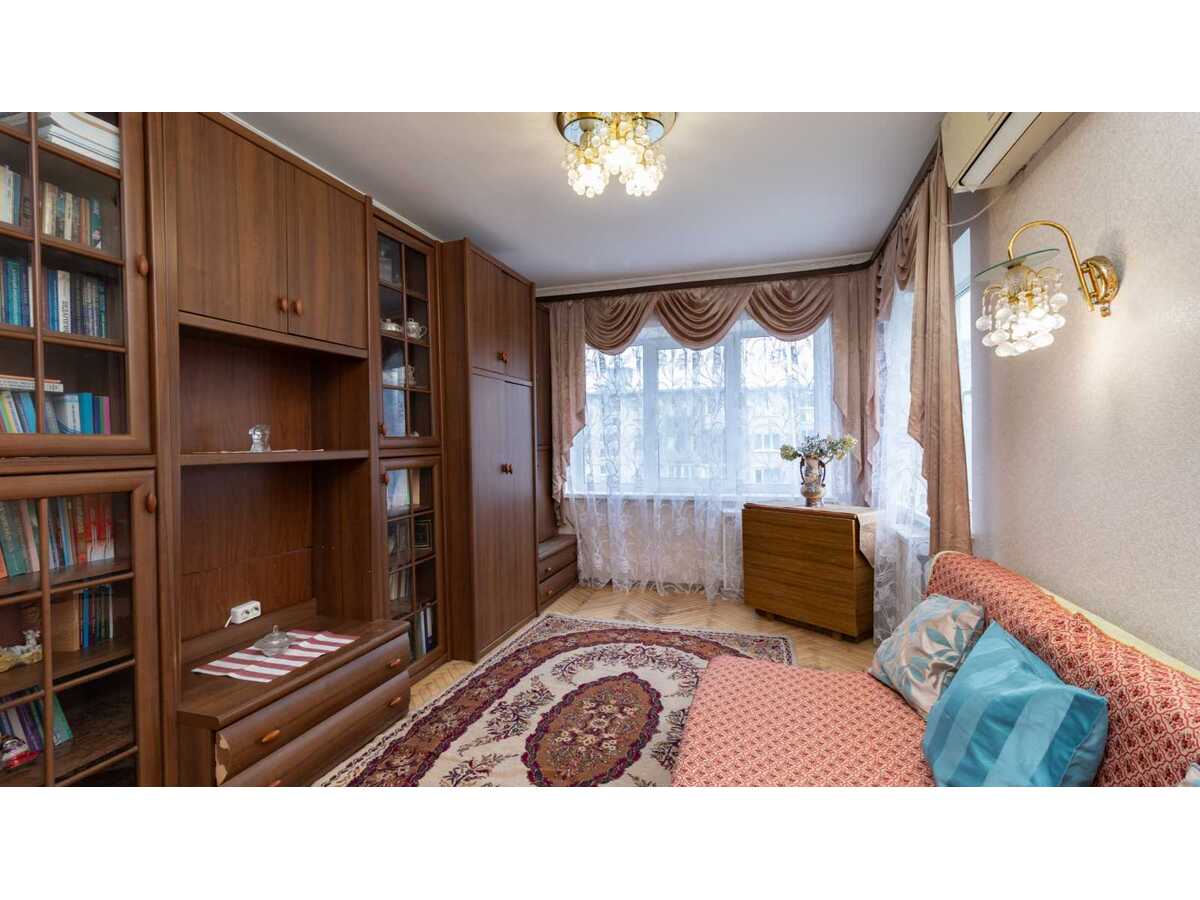 Продам 2-к квартиру Київ, Дніпровський, бульв. Дарницький, 17. 