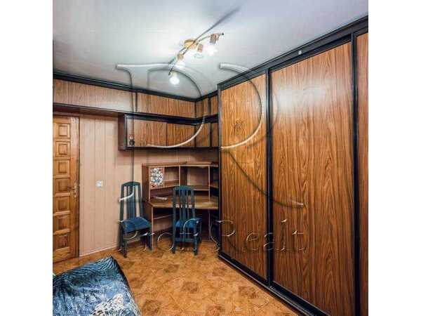 Продам 3-к квартиру Київ, Дніпровський, просп. Павла Тичини, 8. 