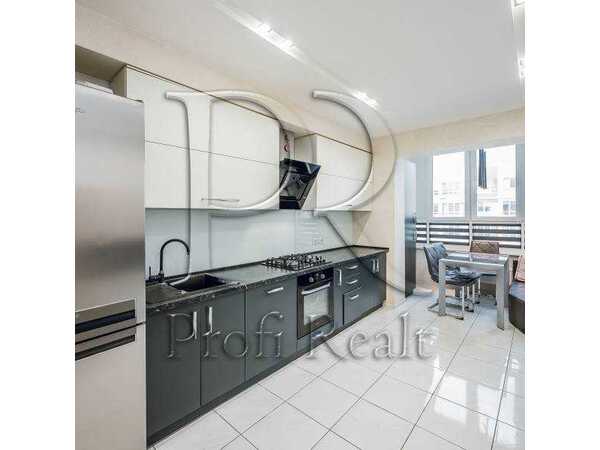 Продам 3-к квартиру Києво-Святошинський, Крюківщина, Жулянська вулиця, 1В. 