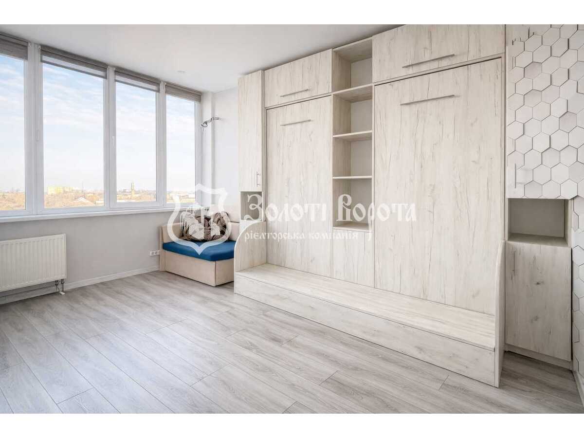 Продам 3-к квартиру Вишгородський, Вишгород, Борисо-Глібська , 79. 