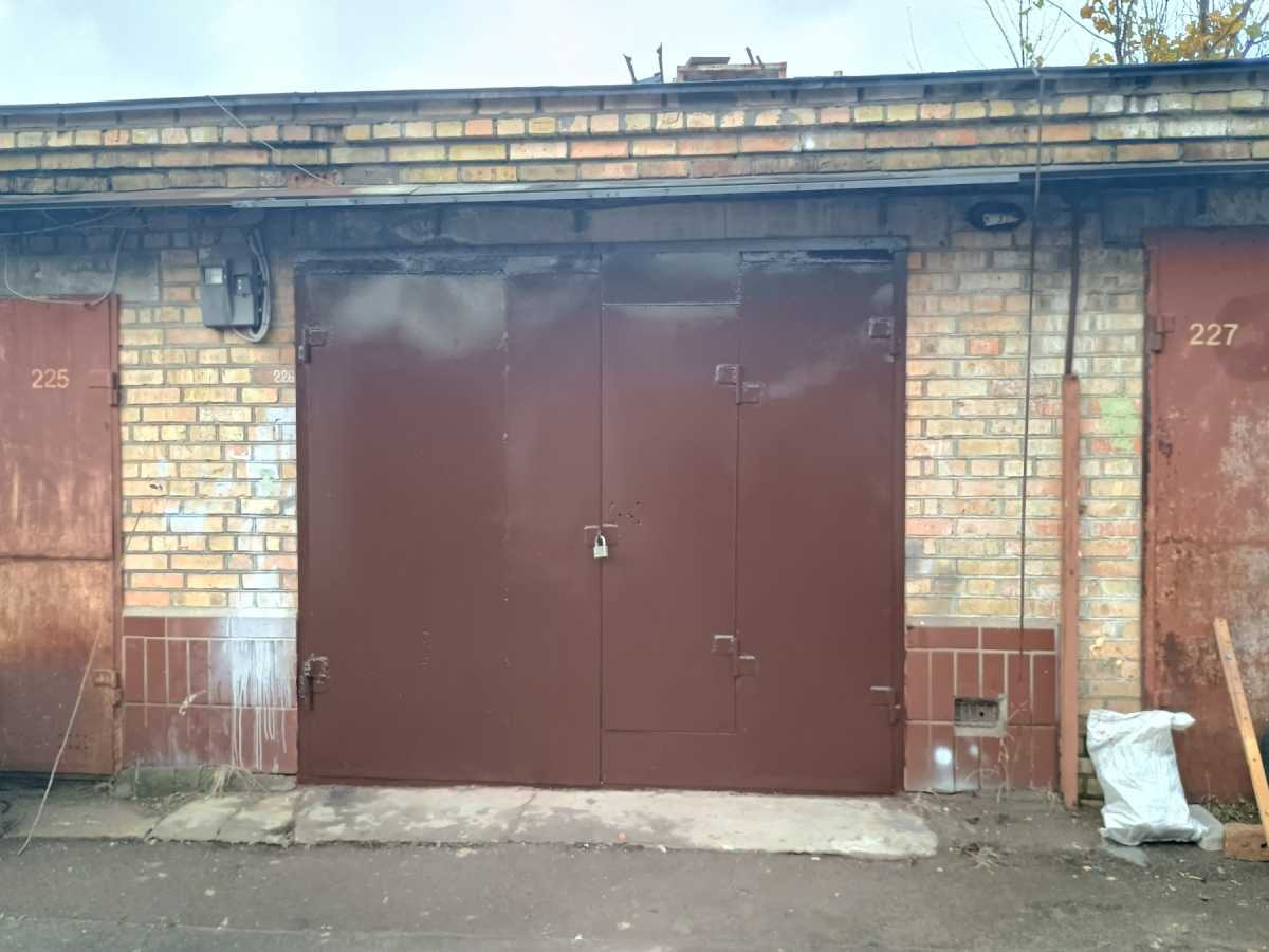 Продам  окремий гараж Київ, Деснянський, вул. Крайня, 13. 