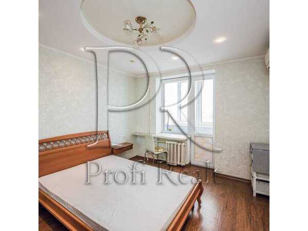 Продам 3-к квартиру Київ, Печерський, вул. Петра Болбочана, 4А. 